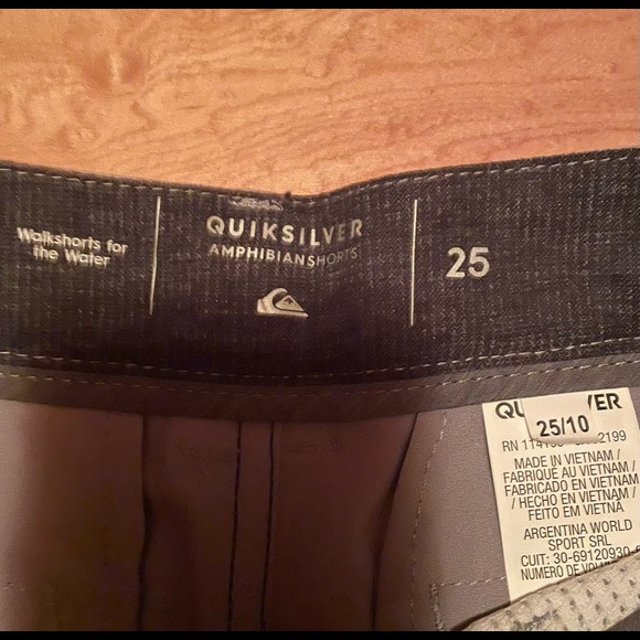 SHORTS - Picture 3 of 4